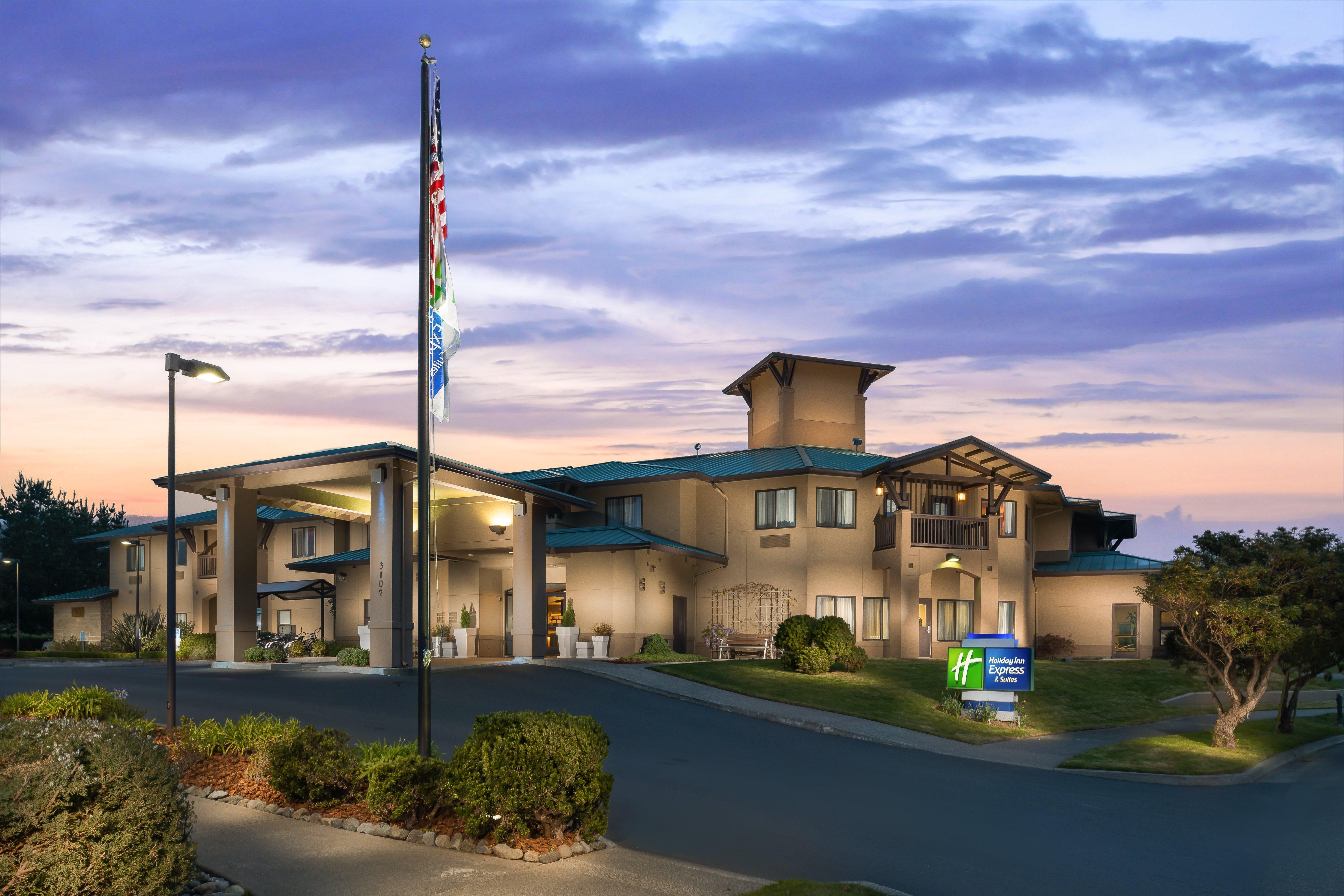 Holiday Inn Express Hotel & Suites Arcata/Eureka-Airport Area By Ihg McKinleyville Exterior photo