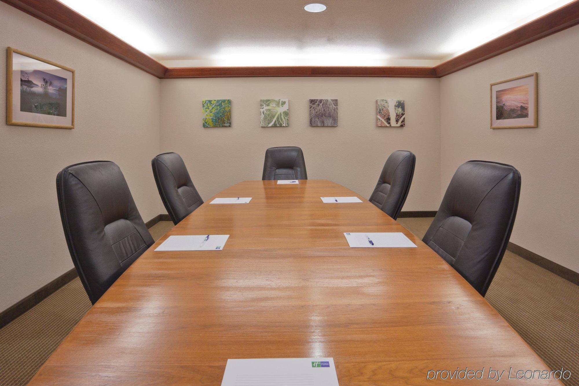Holiday Inn Express Hotel & Suites Arcata/Eureka-Airport Area By Ihg McKinleyville Facilities photo